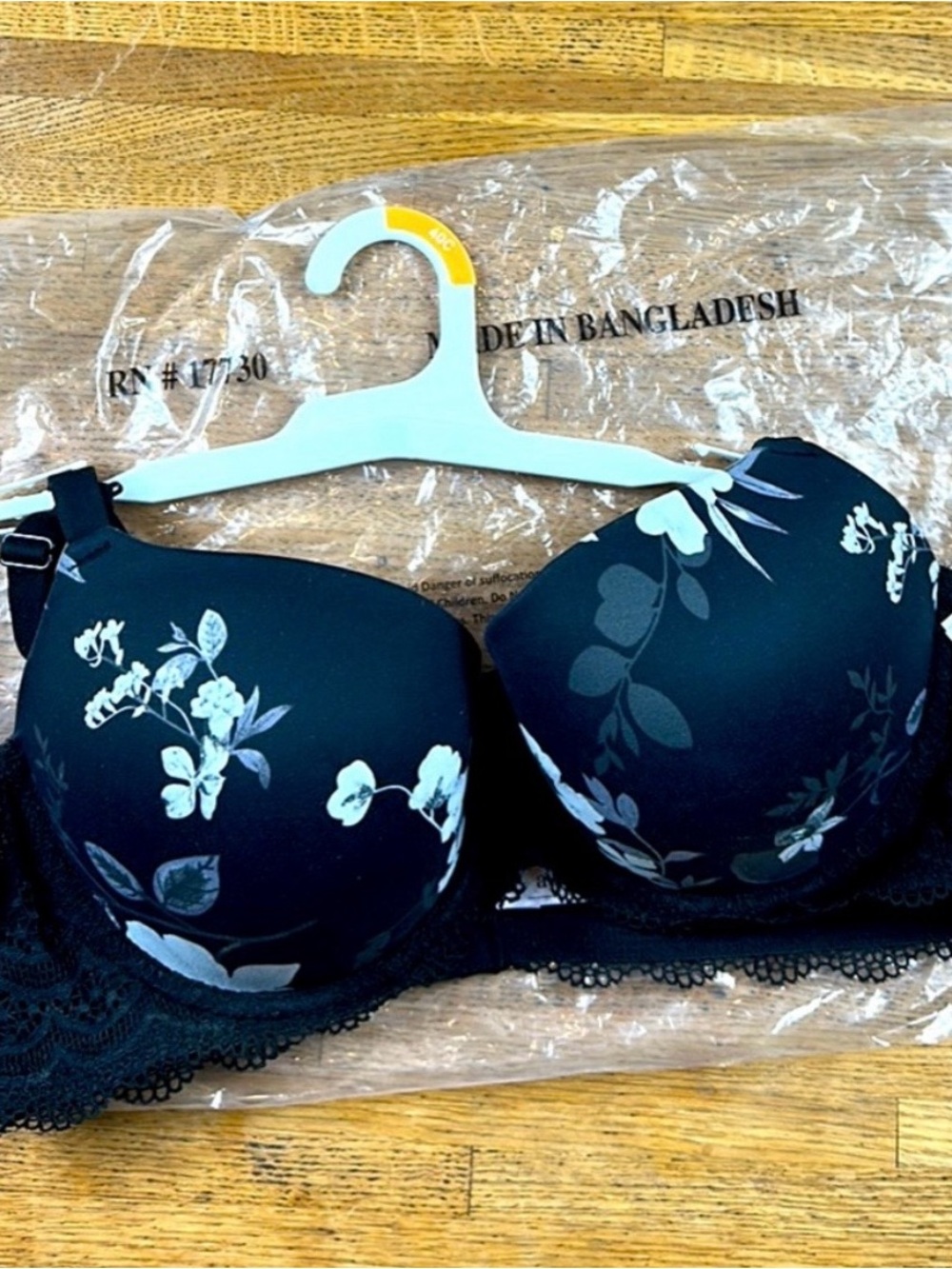 3 pack Auden Black Floral Lace-Trim Molded Bra - Picture 3 of 3